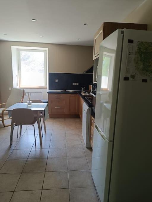 Appartement 2 A 4 Personnes Antraigues Exteriör bild