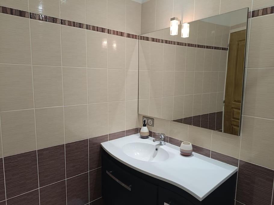 Appartement 2 A 4 Personnes Antraigues Exteriör bild