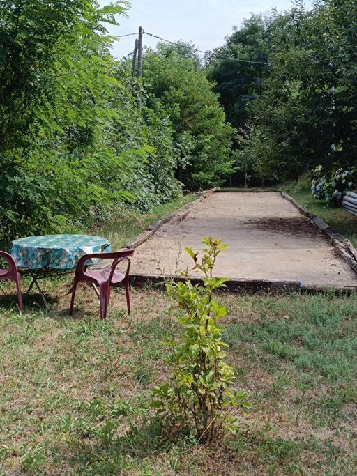 Appartement 2 A 4 Personnes Antraigues Exteriör bild